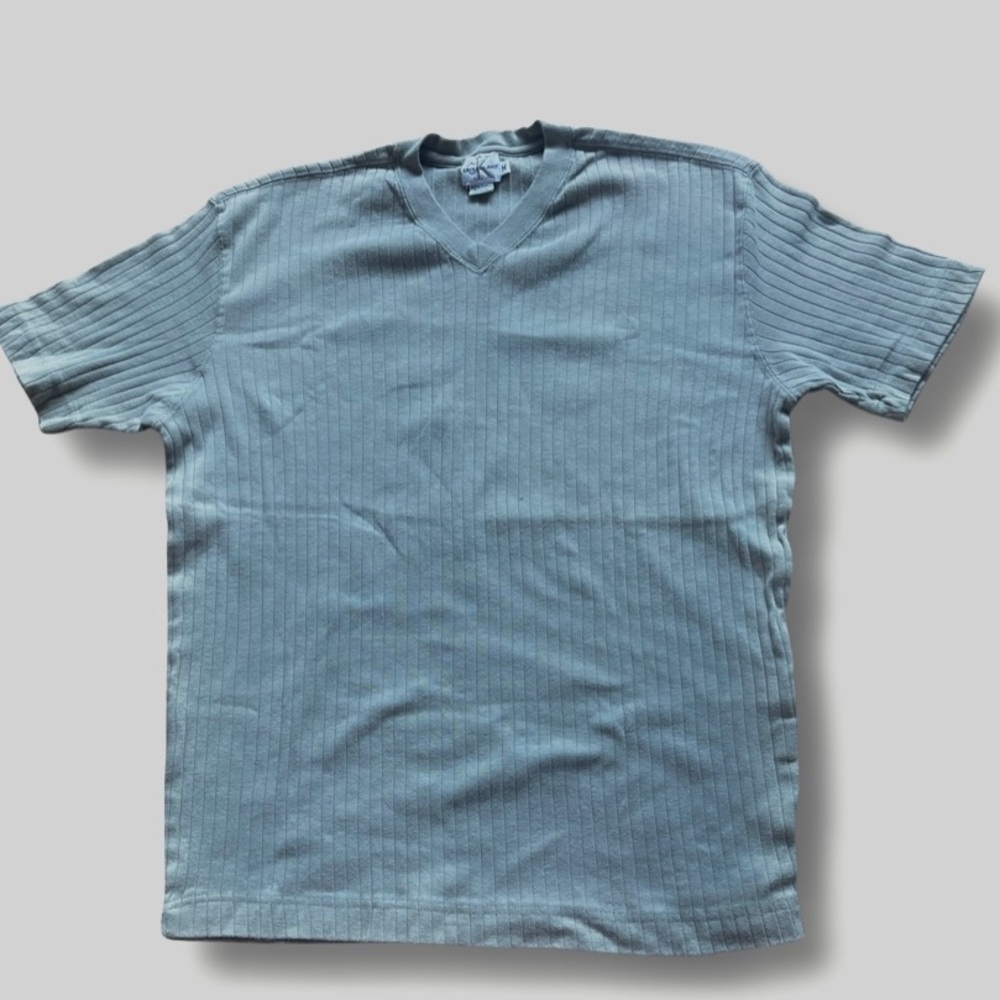 90’s V Neck Calvin Klein fitted Tshirt